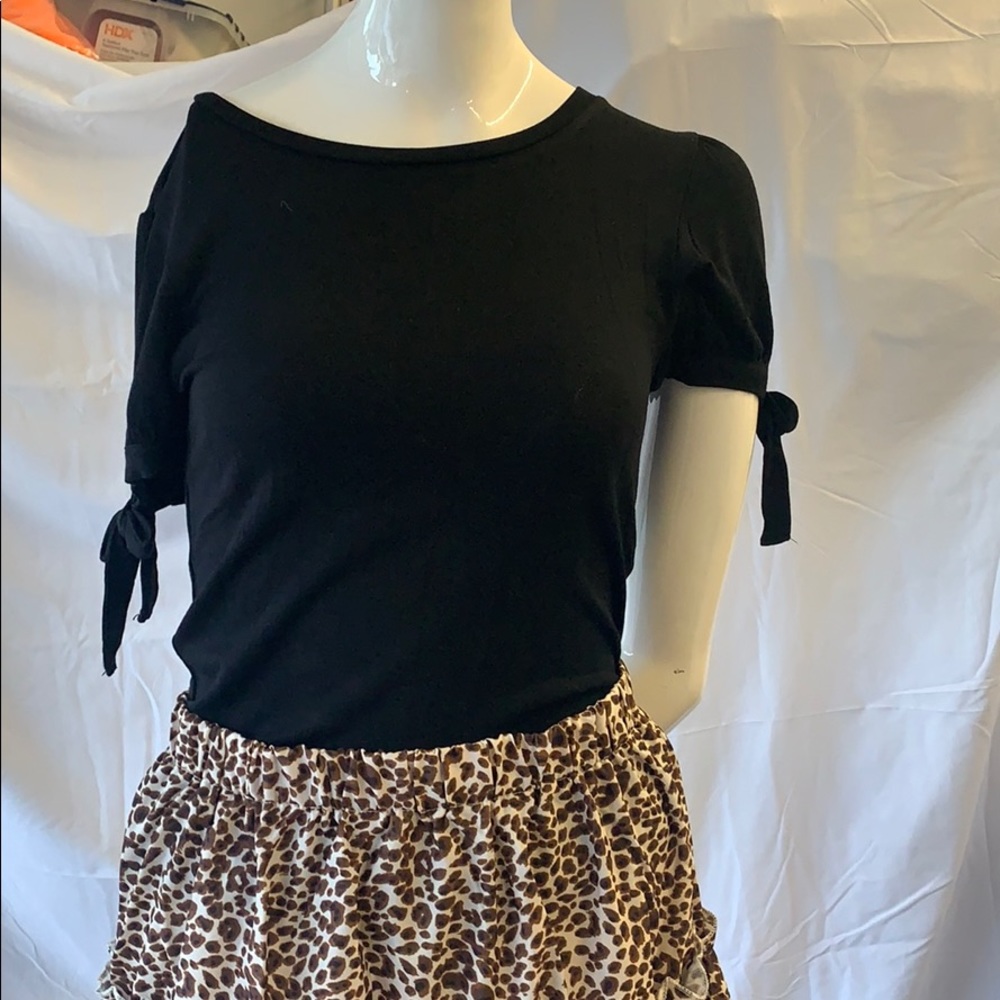 Black stretchy shirt